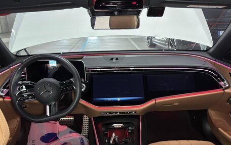 Mercedes-Benz E-Класс, 2023 год, 13 фотография