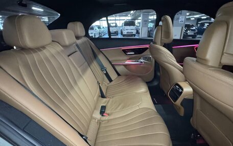 Mercedes-Benz E-Класс, 2023 год, 12 фотография