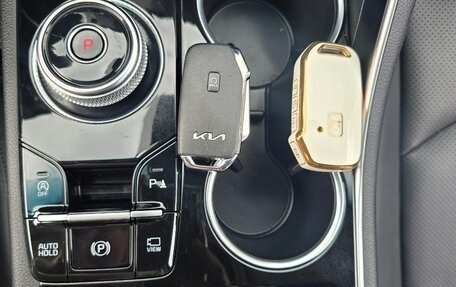 KIA K5, 2023 год, 2 400 000 рублей, 17 фотография