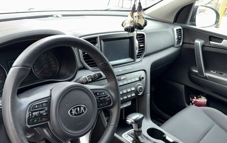 KIA Sportage IV рестайлинг, 2018 год, 1 700 000 рублей, 5 фотография