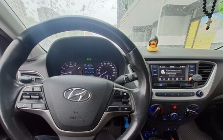 Hyundai Solaris II рестайлинг, 2018 год, 1 350 000 рублей, 8 фотография