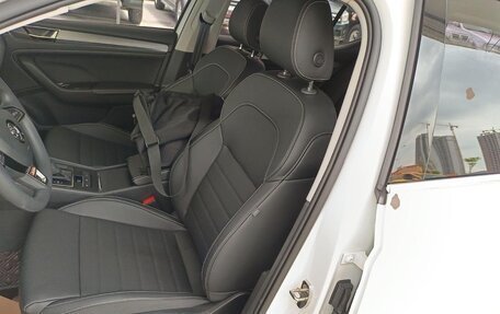 Skoda Superb III рестайлинг, 2022 год, 2 800 000 рублей, 5 фотография