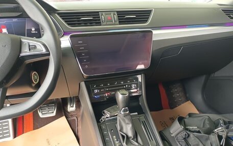 Skoda Superb III рестайлинг, 2022 год, 2 800 000 рублей, 4 фотография