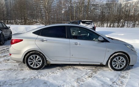 Hyundai Solaris II рестайлинг, 2013 год, 830 000 рублей, 2 фотография