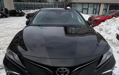 Toyota Camry, 2023 год, 3 990 000 рублей, 4 фотография