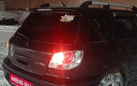 Mitsubishi Outlander III рестайлинг 3, 2005 год, 450 000 рублей, 4 фотография