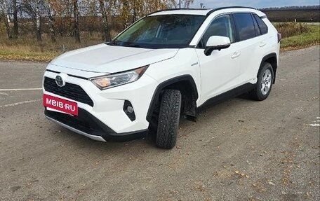 Toyota RAV4, 2020 год, 3 500 000 рублей, 2 фотография