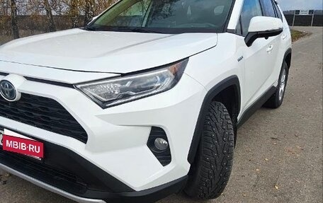 Toyota RAV4, 2020 год, 3 500 000 рублей, 3 фотография