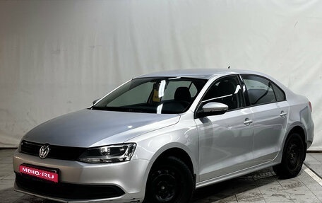 Volkswagen Jetta VI, 2013 год, 870 000 рублей, 1 фотография