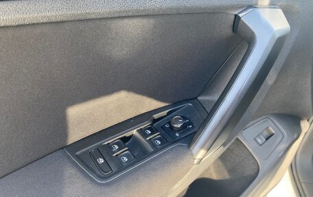 Volkswagen Tiguan II, 2019 год, 2 550 000 рублей, 10 фотография