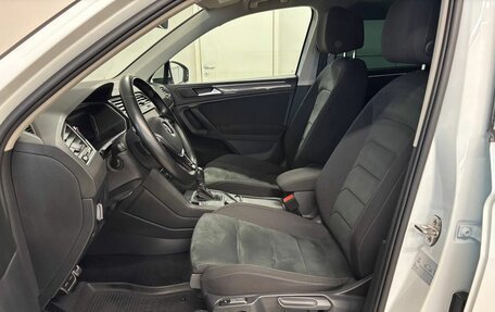 Volkswagen Tiguan II, 2019 год, 2 623 000 рублей, 8 фотография