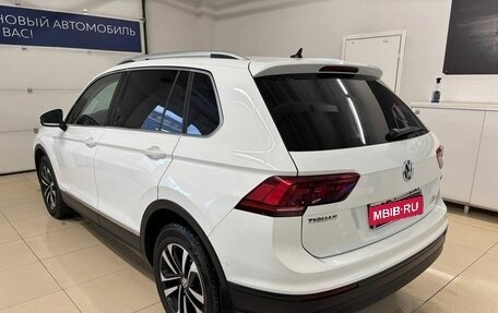 Volkswagen Tiguan II, 2019 год, 2 623 000 рублей, 6 фотография