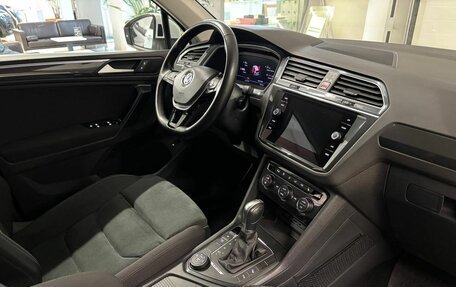 Volkswagen Tiguan II, 2019 год, 2 623 000 рублей, 17 фотография