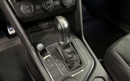 Volkswagen Tiguan II, 2019 год, 2 623 000 рублей, 23 фотография