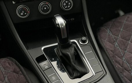 Volkswagen Jetta VII, 2020 год, 1 650 000 рублей, 16 фотография