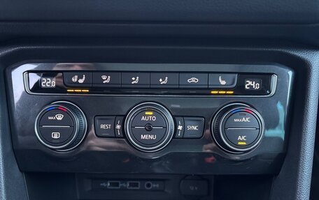 Volkswagen Tiguan II, 2019 год, 3 090 000 рублей, 10 фотография