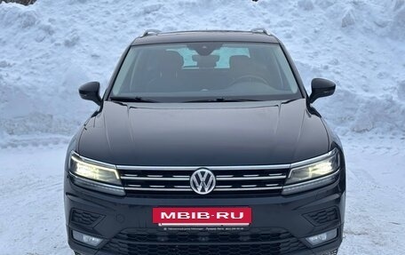 Volkswagen Tiguan II, 2019 год, 3 090 000 рублей, 4 фотография