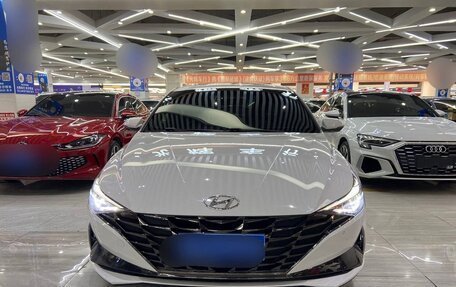 Hyundai Elantra, 2021 год, 1 750 000 рублей, 2 фотография
