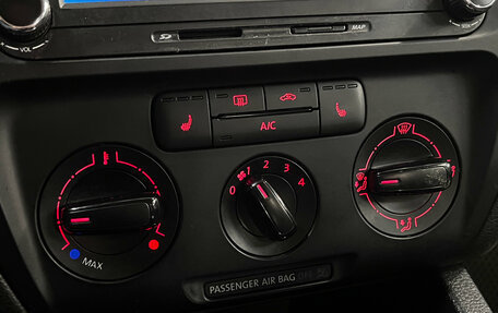 Volkswagen Jetta VI, 2013 год, 870 000 рублей, 16 фотография