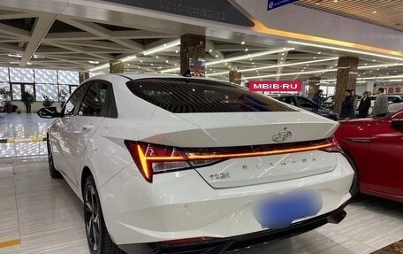 Hyundai Elantra, 2021 год, 1 750 000 рублей, 3 фотография