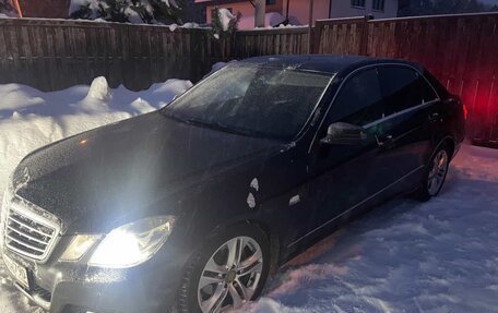 Mercedes-Benz E-Класс, 2010 год, 1 450 000 рублей, 2 фотография