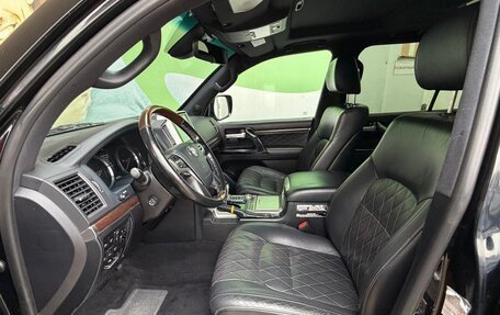 Toyota Land Cruiser 200, 2018 год, 6 200 000 рублей, 3 фотография