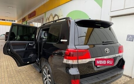 Toyota Land Cruiser 200, 2018 год, 6 200 000 рублей, 8 фотография