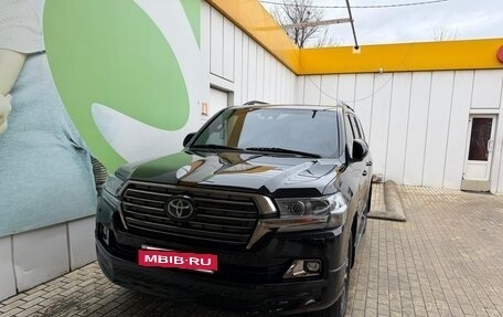 Toyota Land Cruiser 200, 2018 год, 6 200 000 рублей, 13 фотография
