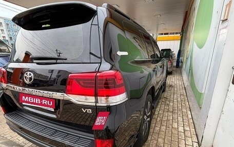 Toyota Land Cruiser 200, 2018 год, 6 200 000 рублей, 5 фотография