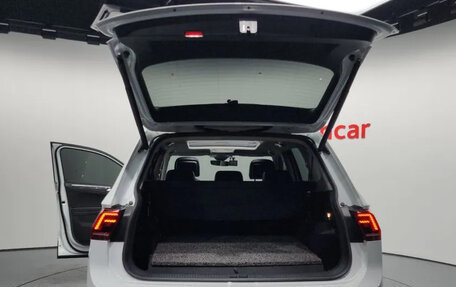 Volkswagen Tiguan II, 2020 год, 2 650 000 рублей, 9 фотография