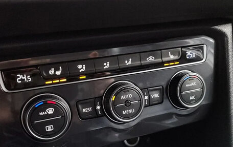 Volkswagen Tiguan II, 2020 год, 2 650 000 рублей, 11 фотография