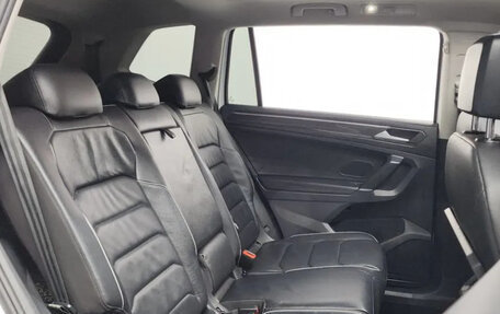 Volkswagen Tiguan II, 2020 год, 2 650 000 рублей, 16 фотография