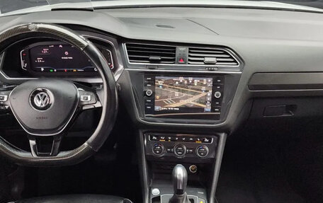 Volkswagen Tiguan II, 2020 год, 2 650 000 рублей, 19 фотография