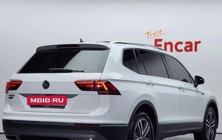 Volkswagen Tiguan II, 2020 год, 2 650 000 рублей, 4 фотография