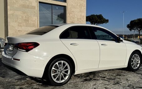 Mercedes-Benz A-Класс, 2022 год, 2 400 000 рублей, 4 фотография