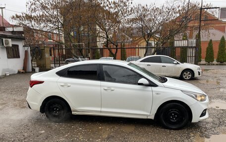 Hyundai Solaris II рестайлинг, 2018 год, 670 000 рублей, 2 фотография