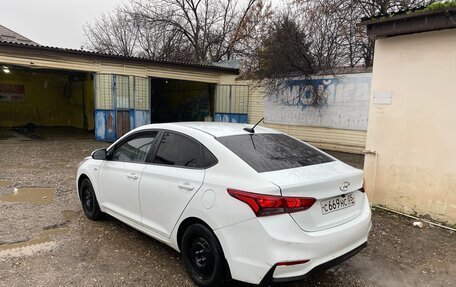 Hyundai Solaris II рестайлинг, 2018 год, 670 000 рублей, 3 фотография