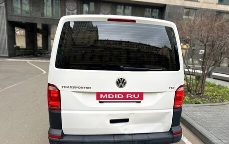 Volkswagen Transporter T6 рестайлинг, 2018 год, 2 700 000 рублей, 6 фотография