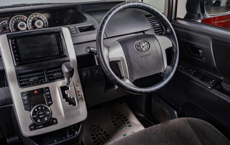 Toyota Noah III, 2011 год, 1 449 000 рублей, 9 фотография