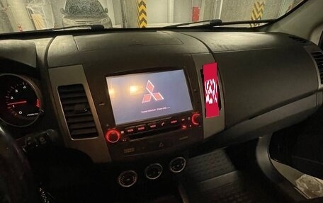 Mitsubishi Outlander III рестайлинг 3, 2008 год, 870 000 рублей, 13 фотография