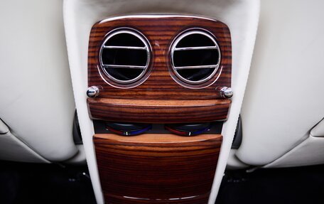 Rolls-Royce Phantom VII рестайлинг, 2008 год, 29 000 000 рублей, 24 фотография