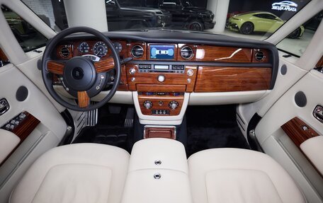 Rolls-Royce Phantom VII рестайлинг, 2008 год, 29 000 000 рублей, 26 фотография
