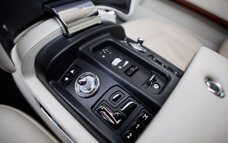 Rolls-Royce Phantom VII рестайлинг, 2008 год, 29 000 000 рублей, 36 фотография