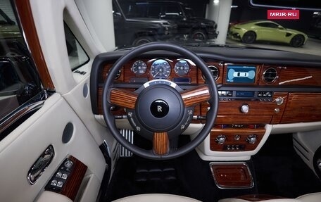 Rolls-Royce Phantom VII рестайлинг, 2008 год, 29 000 000 рублей, 27 фотография