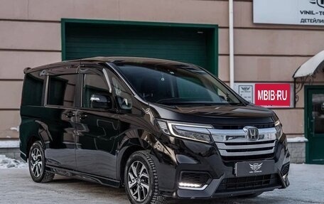 Honda Stepwgn IV, 2018 год, 2 130 000 рублей, 1 фотография