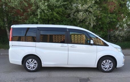 Honda Stepwgn IV, 2015 год, 1 550 000 рублей, 5 фотография