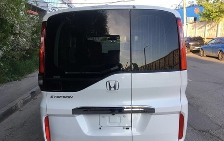 Honda Stepwgn IV, 2015 год, 1 550 000 рублей, 10 фотография