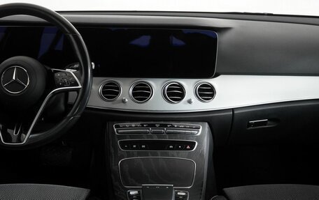 Mercedes-Benz E-Класс, 2021 год, 4 090 000 рублей, 13 фотография