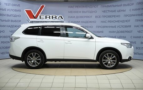Mitsubishi Outlander III рестайлинг 3, 2014 год, 1 390 000 рублей, 4 фотография