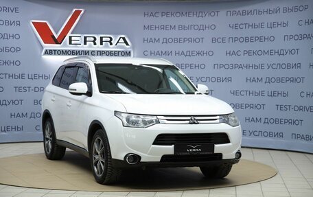 Mitsubishi Outlander III рестайлинг 3, 2014 год, 1 390 000 рублей, 3 фотография